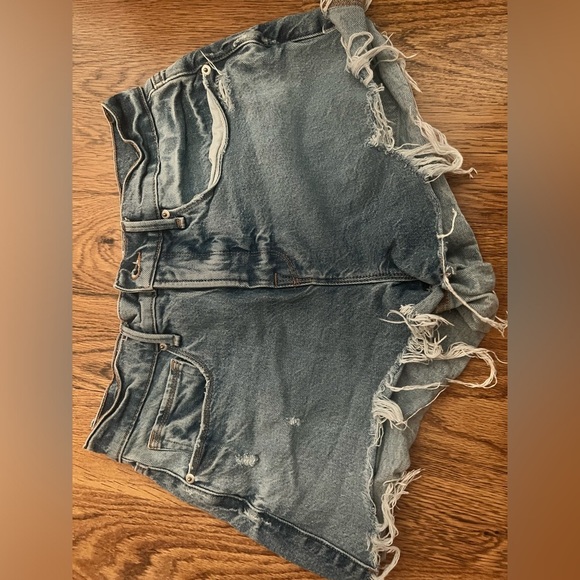 Good American shorts ripped distressed casual high waisted high rise 2/26 - Picture 3 of 8